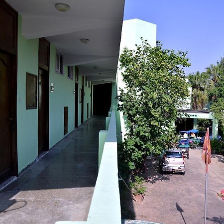 Hotel Bharatpur Ashok Екстериор снимка