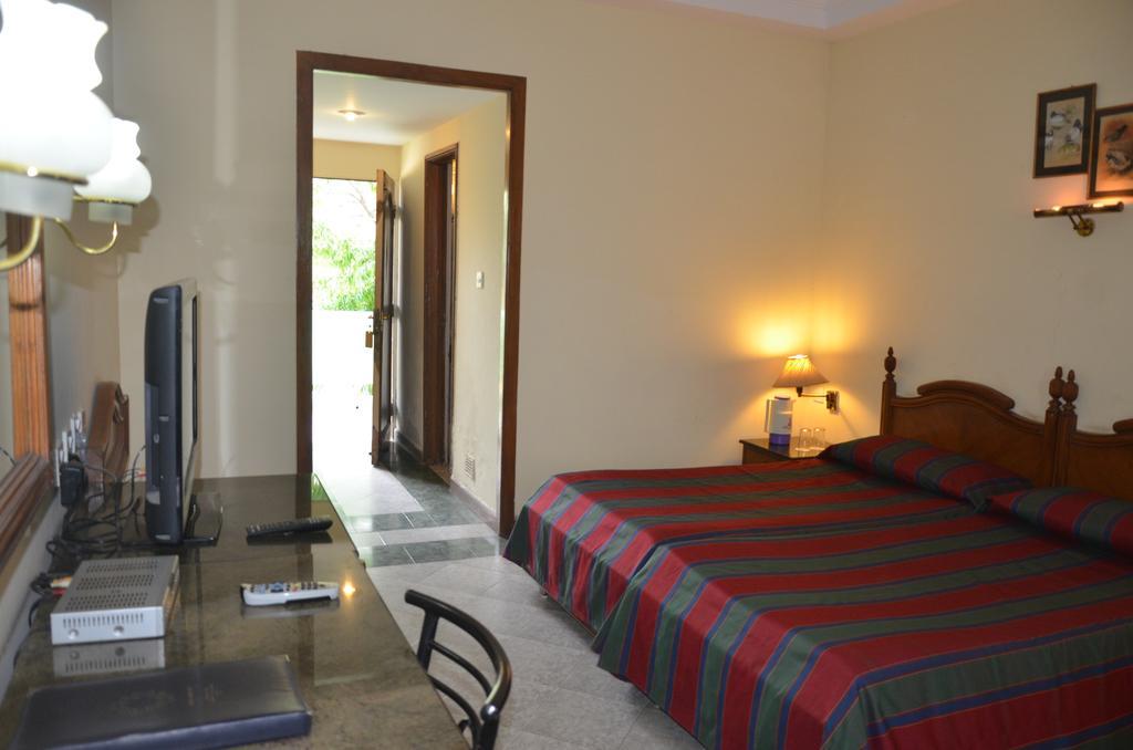 Hotel Bharatpur Ashok Екстериор снимка