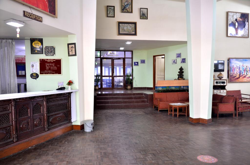 Hotel Bharatpur Ashok Екстериор снимка