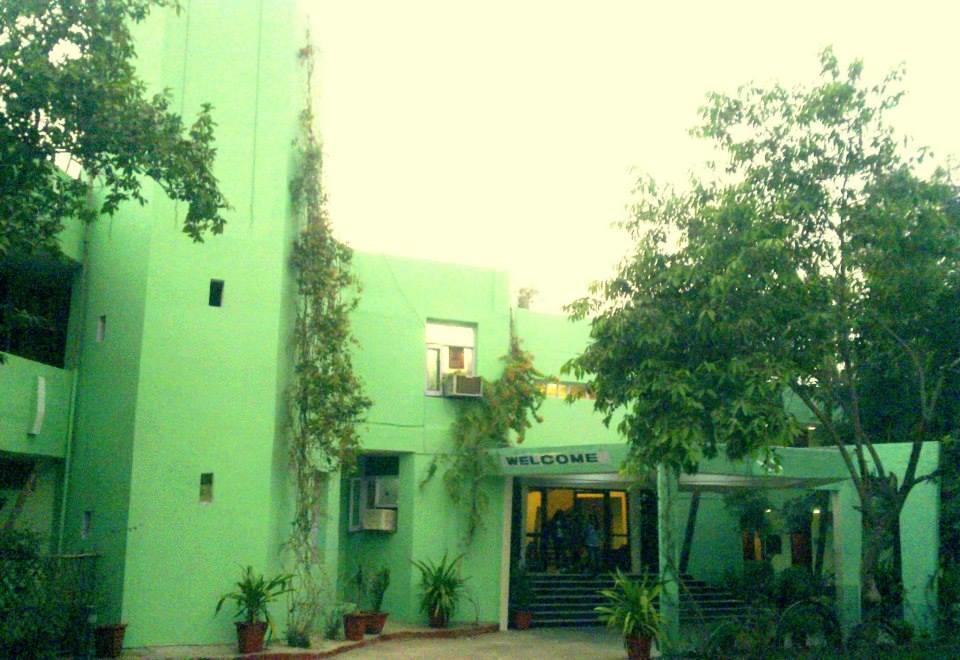 Hotel Bharatpur Ashok Екстериор снимка