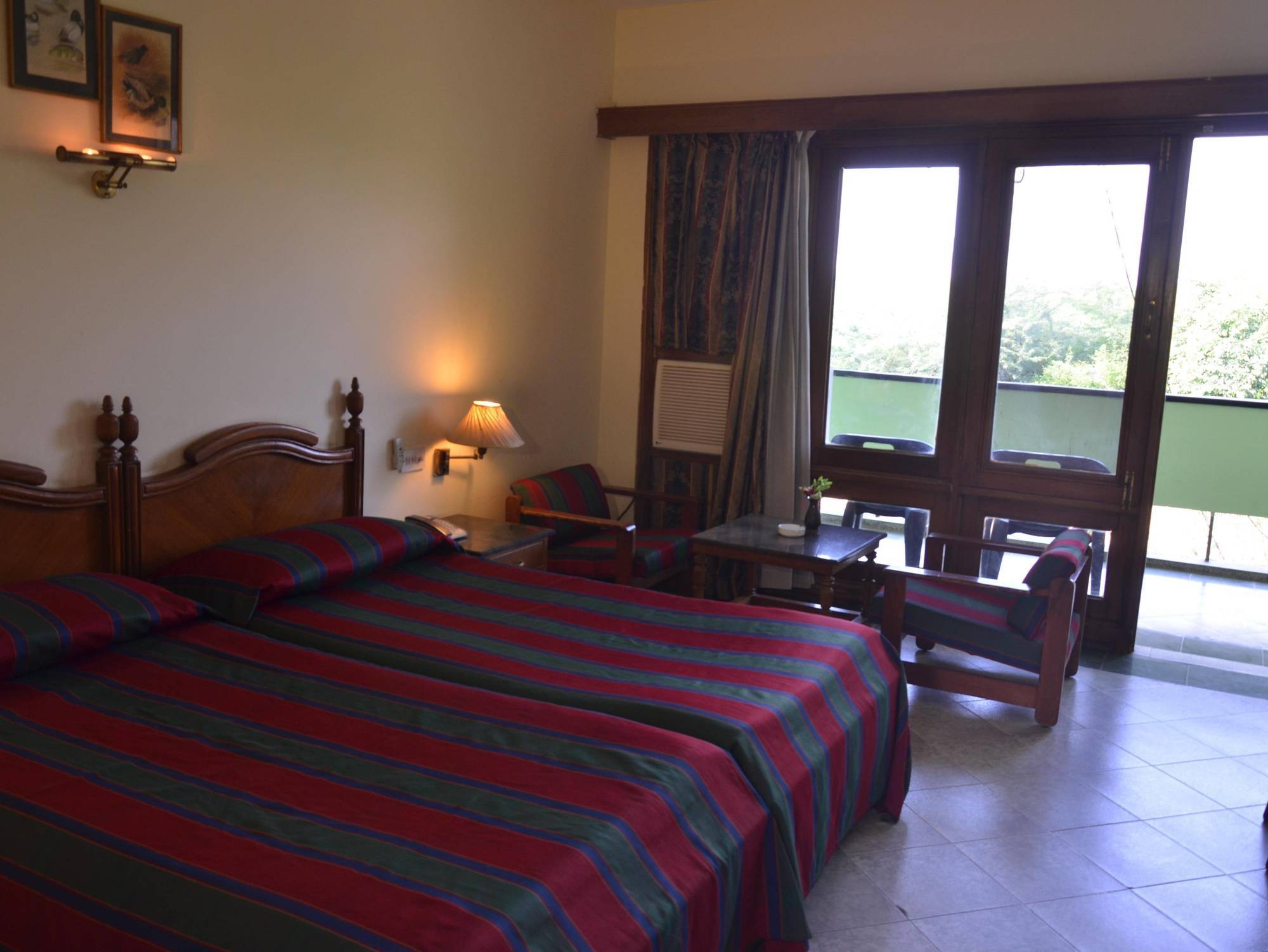 Hotel Bharatpur Ashok Екстериор снимка